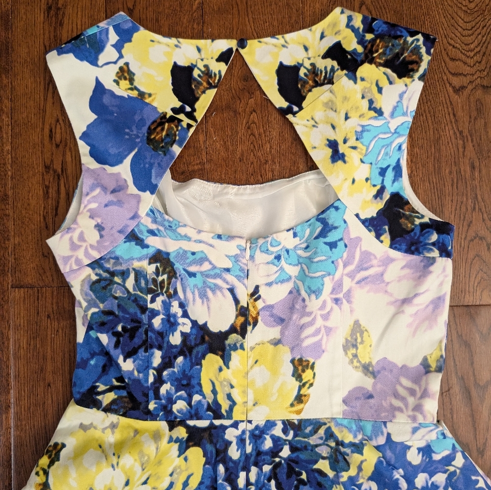 EUC New York & Company Sleeveless Bold Floral Flare Dress Cutout Back Zip Sz 2 - Picture 8 of 12
